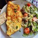 Omelette Nature, Jambon, Fromages ou Mixte et salade
