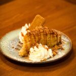Mille feuilles de pommes, caramel beurre salé et spéculoos